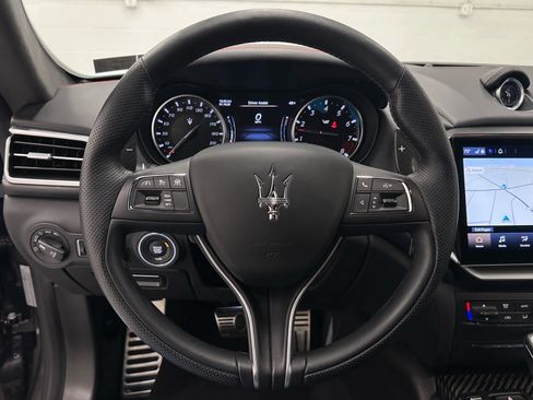 Used 2022 Maserati Ghibli Trofeo image 24