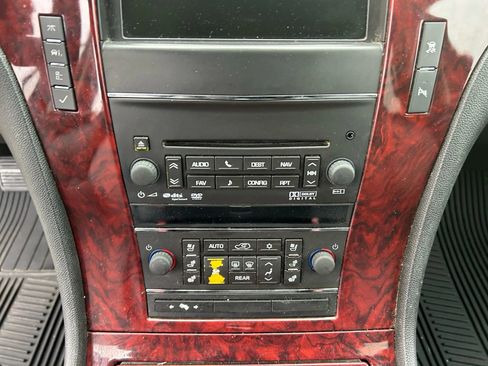 Used 2011 Cadillac Escalade AWD w/ Touring Package image 25