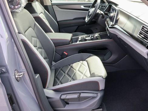 New 2025 Volkswagen Atlas Peak Edition SE image 42