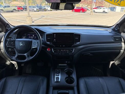 Used 2023 Honda Passport TrailSport image 11