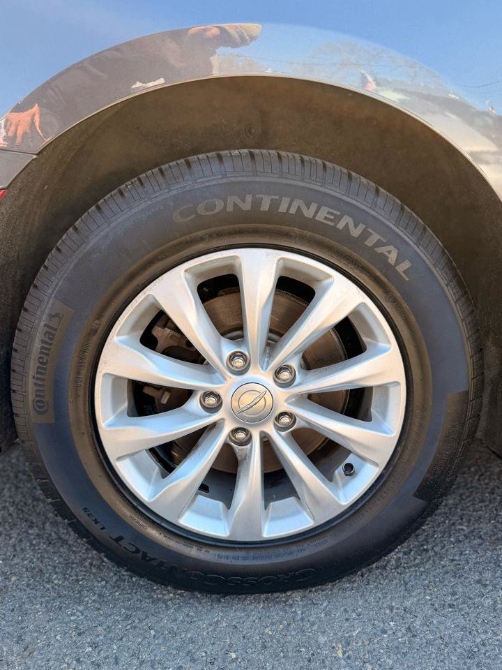 Used 2019 Chrysler Pacifica Touring-L FWD image 29