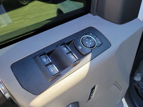 Used 2018 Ford F150 XLT image 18