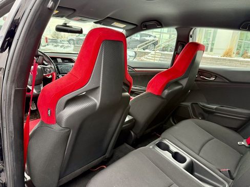 Used 2018 Honda Civic Type R image 11