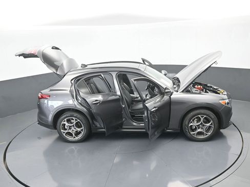 Used 2023 Alfa Romeo Stelvio Sprint image 72