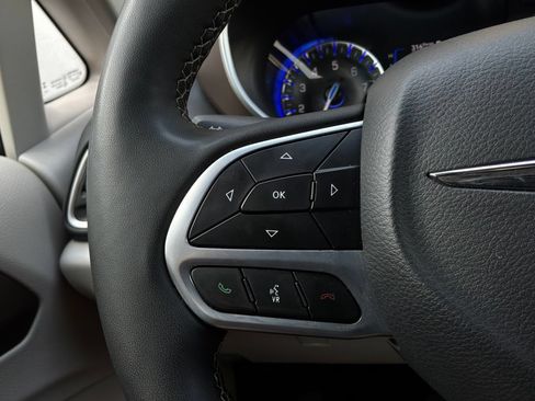 Used 2024 Chrysler Voyager LX FWD image 39