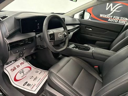 Used 2025 Nissan Murano SV AWD/4WD image 11
