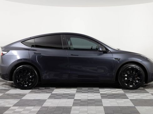 Used 2024 Tesla Model Y Long Range AWD/4WD image 9