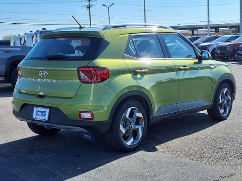 Used 2024 Hyundai Venue SEL image 7