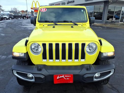 Used 2023 Jeep Wrangler Sahara w/ Cold Weather Group image 9