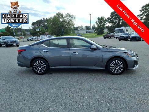 Used 2024 Nissan Altima 2.5 SV FWD image 6