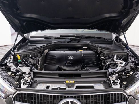 Used 2025 Mercedes-Benz GLC 350e 4MATIC image 28