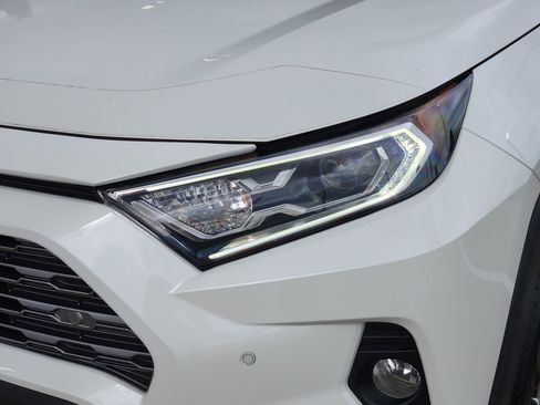 Used 2020 Toyota RAV4 Limited AWD/4WD image 9