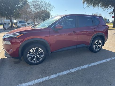 Certified 2023 Nissan Rogue SV image 2