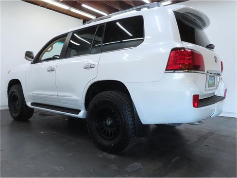 Used 2011 Lexus LX 570 4WD image 34