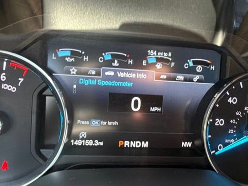 Used 2018 Ford Expedition XLT w/ Equipment Group 202A AWD/4WD image 28