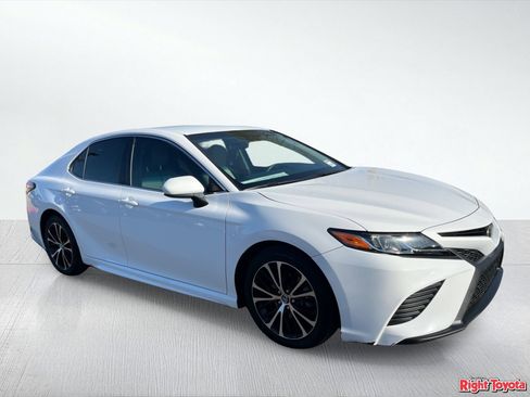 Certified 2018 Toyota Camry SE w/ Protection Package (Q2) FWD image 9