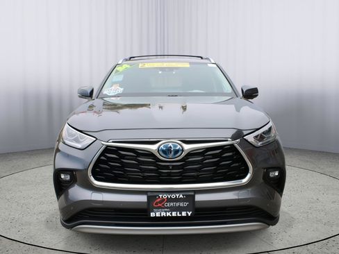 Used 2024 Toyota Highlander Platinum AWD/4WD image 3