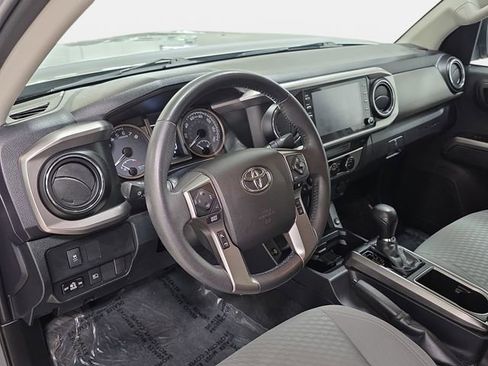 Certified 2021 Toyota Tacoma SR5 AWD/4WD image 16