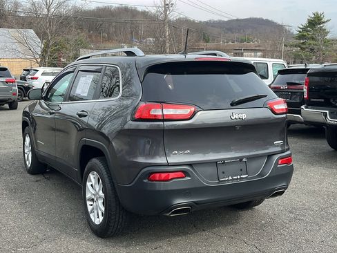 Used 2017 Jeep Cherokee Latitude w/ Cold Weather Group image 6