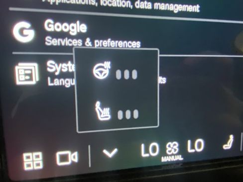 Certified 2025 Volvo XC40 B5 Ultra w/ Protection Package Premier image 23