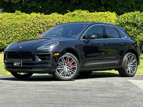 Certified 2023 Porsche Macan S AWD/4WD image 1