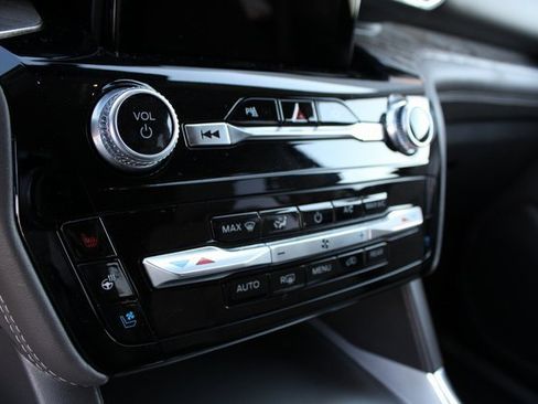 Used 2022 Ford Explorer Platinum w/ Equipment Group 601A image 13