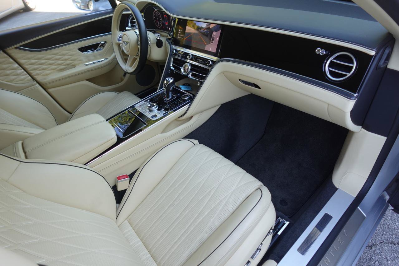Used 2022 Bentley Flying Spur V8 AWD/4WD image 25