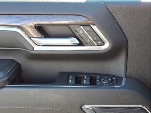 Used 2024 Chevrolet Silverado 2500 LTZ image 18