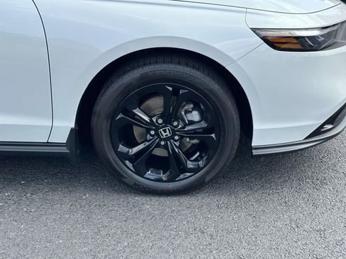 Certified 2025 Honda Accord SE image 5