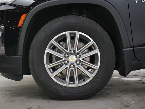 Used 2023 Chevrolet Traverse LT AWD/4WD image 32