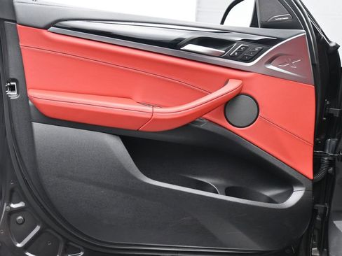 Used 2023 BMW X4 M image 9