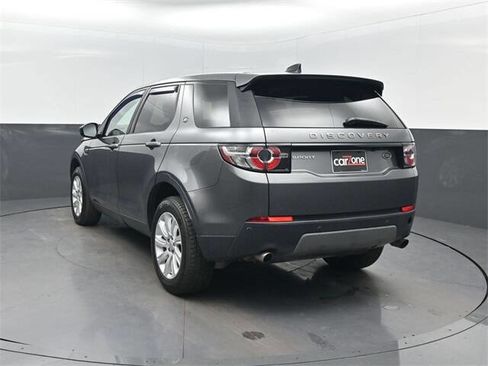 Used 2017 Land Rover Discovery Sport SE image 3