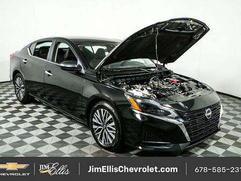 Used 2024 Nissan Altima 2.5 SV FWD image 30