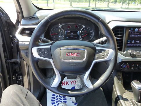 Used 2017 GMC Acadia SLT AWD/4WD image 26