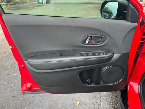 Used 2022 Honda HR-V Sport image 19