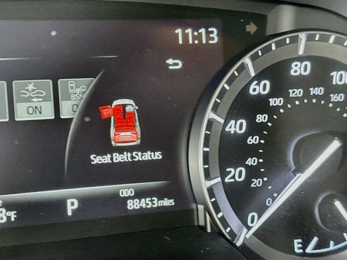 Used 2020 Toyota Highlander XLE FWD image 19