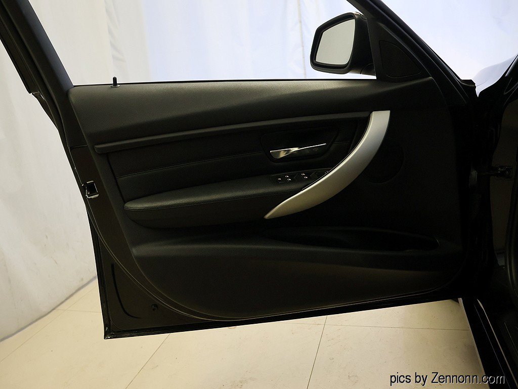Used 2013 BMW 328i xDrive Sedan AWD/4WD image 22