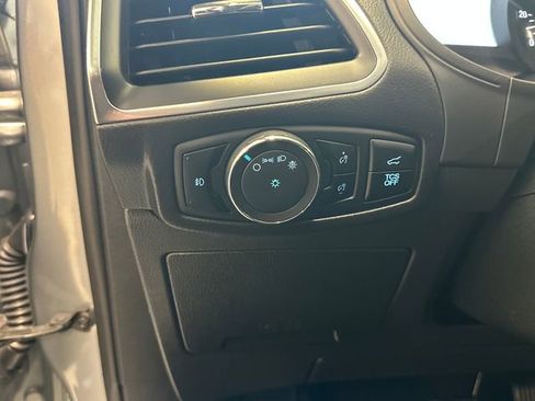 Used 2024 Ford Edge Titanium AWD/4WD image 19