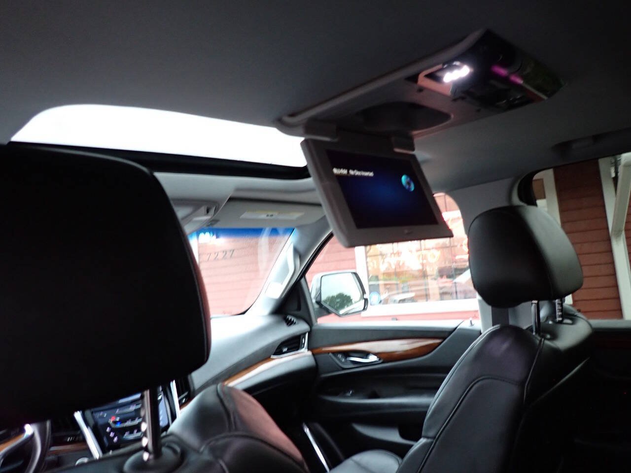 Used 2015 Cadillac Escalade Premium AWD/4WD image 9