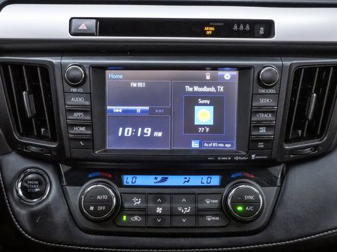 Used 2018 Toyota RAV4 XLE FWD image 17