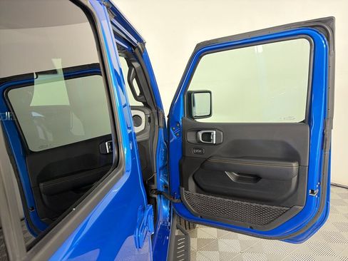 Used 2024 Jeep Wrangler Unlimited Sahara AWD/4WD image 30