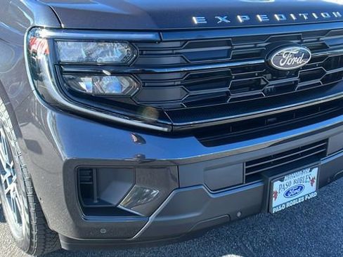 New 2025 Ford Expedition Active image 9