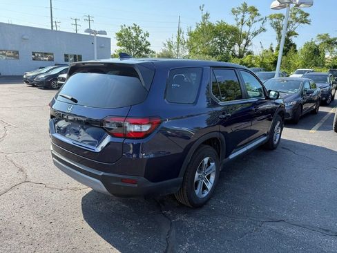 Certified 2025 Honda Pilot EX-L image 3
