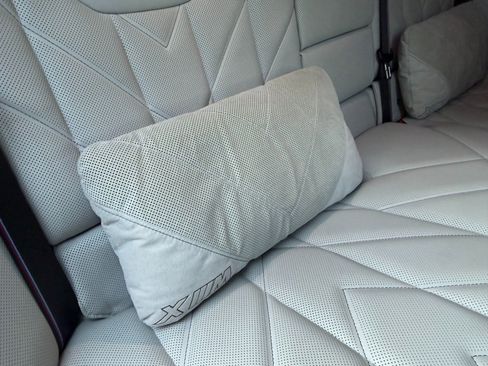 Used 2024 BMW XM image 44