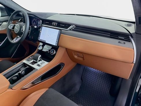 New 2026 Jaguar F-PACE SVR image 30