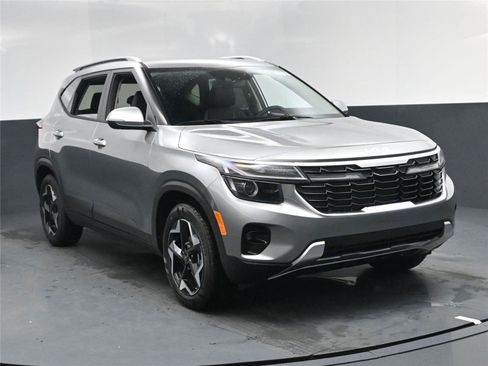 New 2026 Kia Seltos S image 16