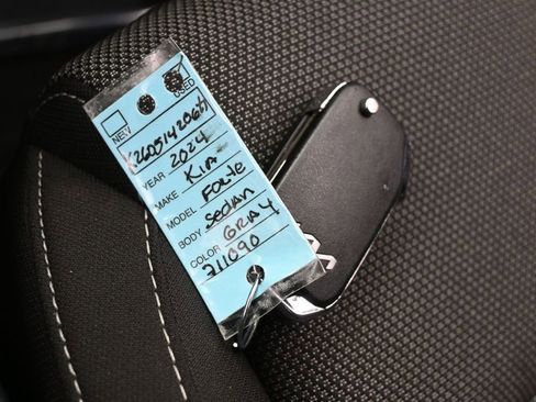 Used 2024 Kia Forte LXS FWD image 25
