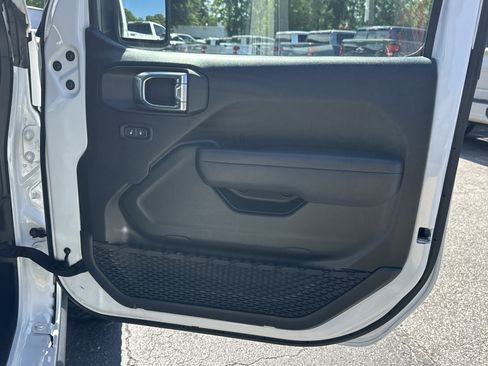 Used 2025 Jeep Wrangler Unlimited Sport AWD/4WD image 15