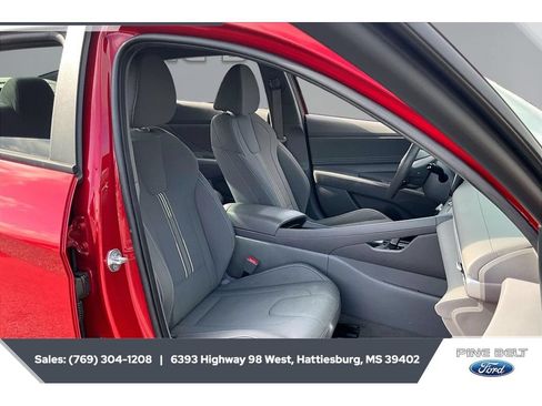 Used 2023 Hyundai Elantra SEL w/ Convenience Package FWD image 6