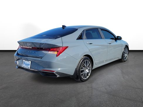 Used 2021 Hyundai Elantra Limited image 4